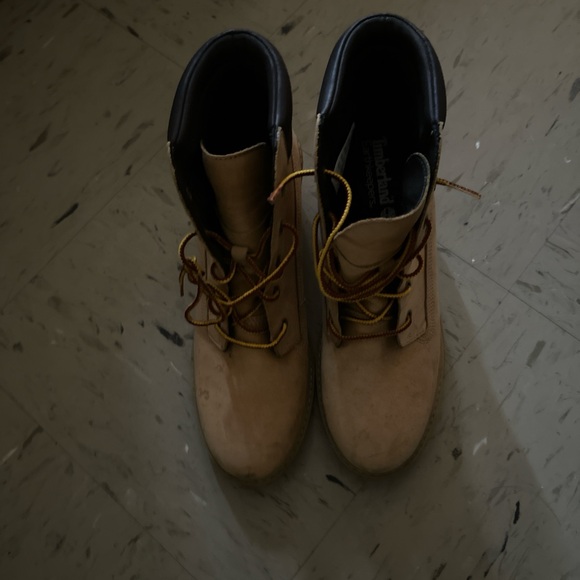 Timberland Classic Tan Boots - Picture 3 of 4